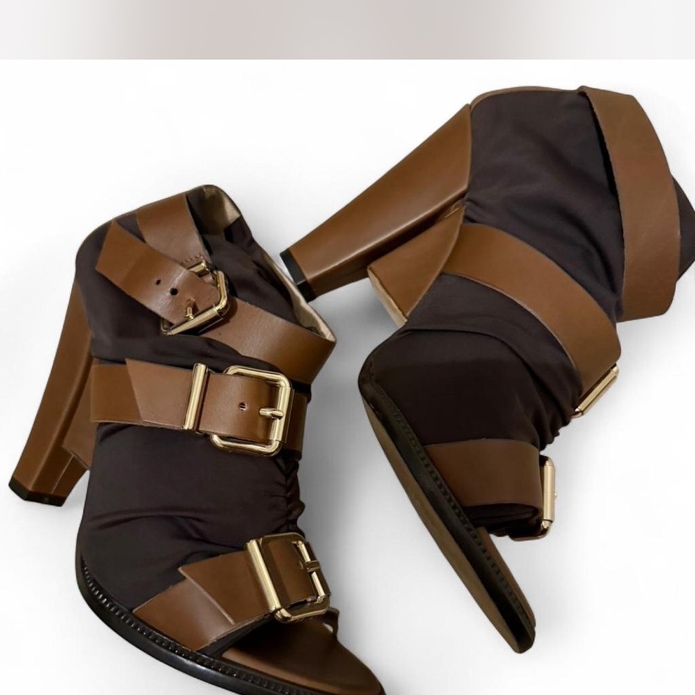 Vintage Fendi Buckle Ankle Boots – Made in Italy ✨